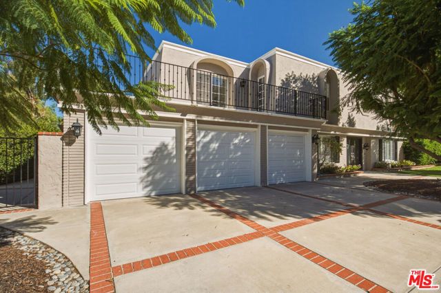 22777 Brenford Street, Woodland Hills (los Angeles), CA 91364