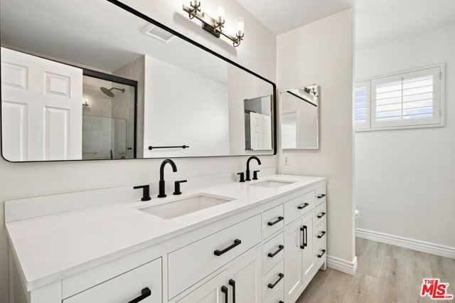 22777 Brenford Street, Woodland Hills (los Angeles), CA 91364