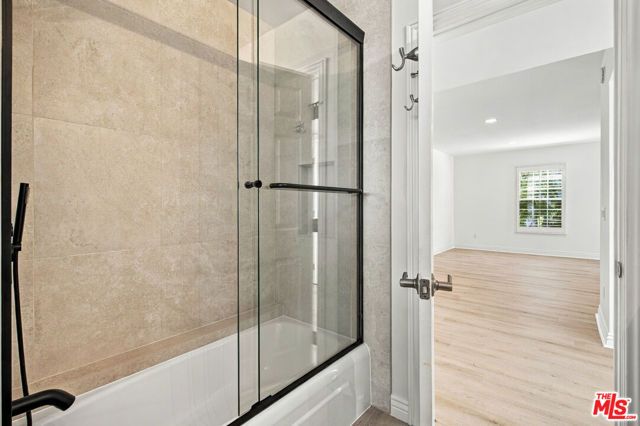 22777 Brenford Street, Woodland Hills (los Angeles), CA 91364