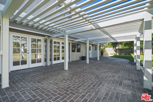 22777 Brenford Street, Woodland Hills (los Angeles), CA 91364