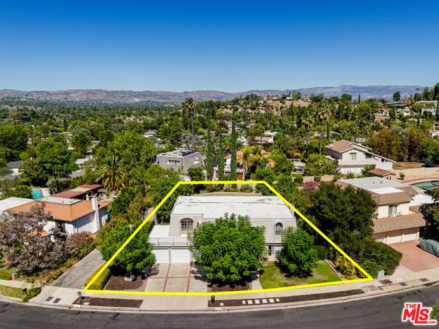 22777 Brenford Street, Woodland Hills (los Angeles), CA 91364