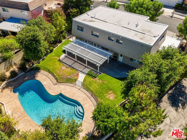 22777 Brenford Street, Woodland Hills (los Angeles), CA 91364