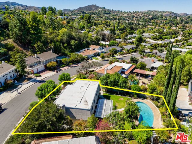 22777 Brenford Street, Woodland Hills (los Angeles), CA 91364