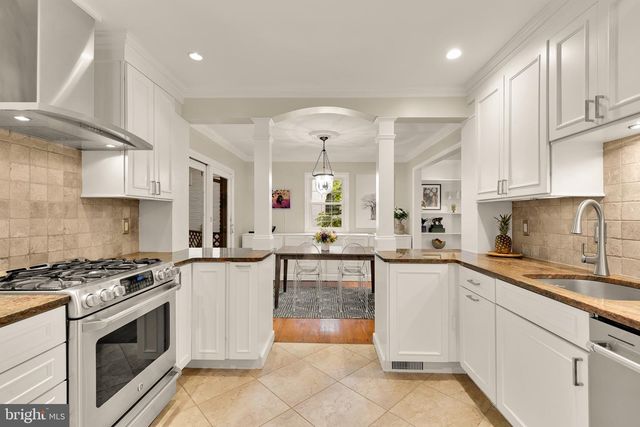 2801 S JOYCE ST, Arlington, VA 22202