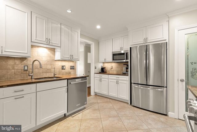 2801 S JOYCE ST, Arlington, VA 22202