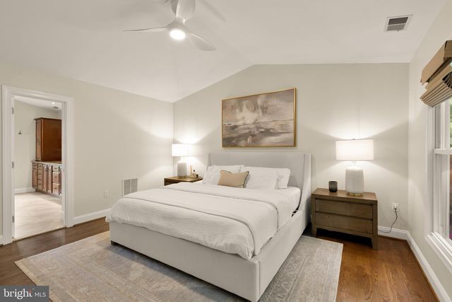 2801 S JOYCE ST, Arlington, VA 22202