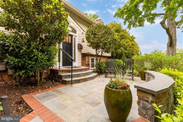 2801 S JOYCE ST, Arlington, VA 22202