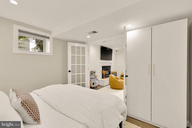 2801 S JOYCE ST, Arlington, VA 22202