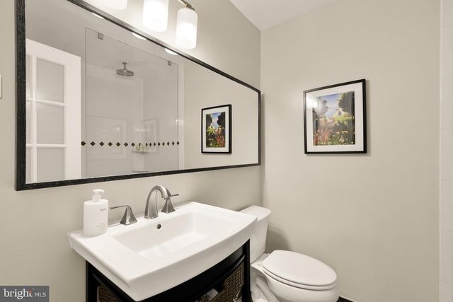 2801 S JOYCE ST, Arlington, VA 22202