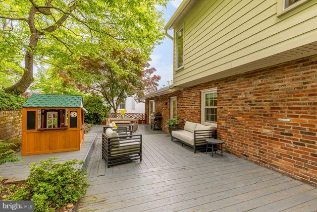 2801 S JOYCE ST, Arlington, VA 22202