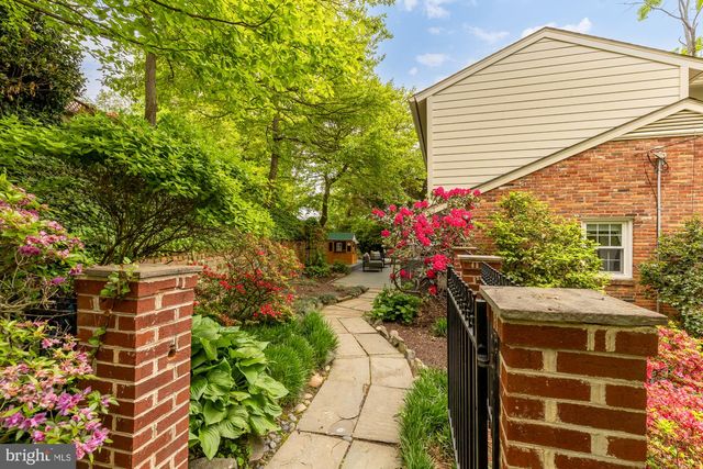 2801 S JOYCE ST, Arlington, VA 22202