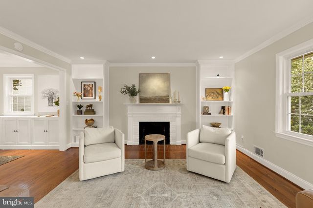 2801 S JOYCE ST, Arlington, VA 22202
