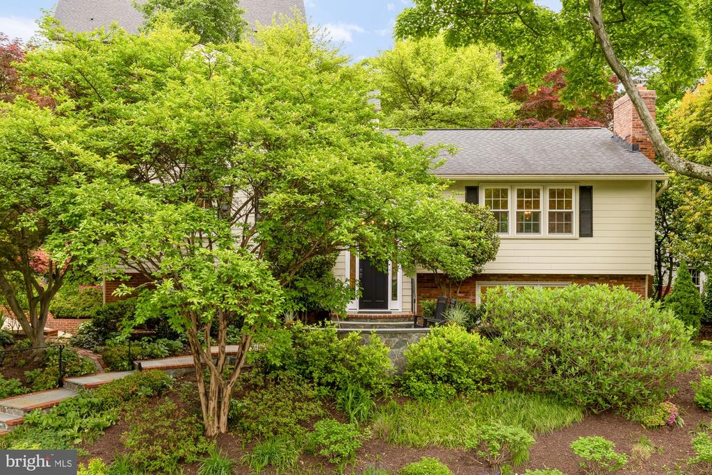 2801 S JOYCE ST, Arlington, VA 22202