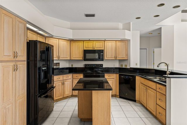 5210 CAMBERLEA AVENUE, Zephyrhills, FL 33541