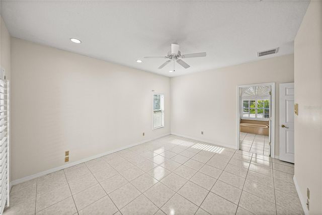 5210 CAMBERLEA AVENUE, Zephyrhills, FL 33541