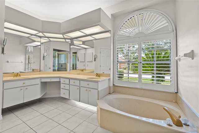 5210 CAMBERLEA AVENUE, Zephyrhills, FL 33541