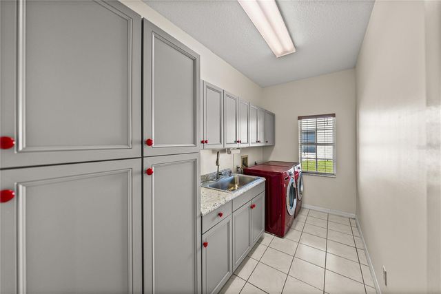 5210 CAMBERLEA AVENUE, Zephyrhills, FL 33541