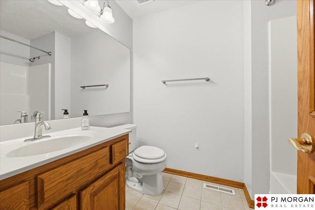 6611 Aspen Street, La Vista, NE 68128