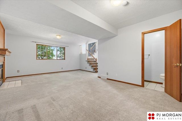 6611 Aspen Street, La Vista, NE 68128