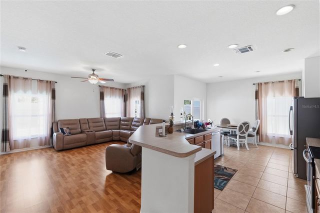 704 PARSONS POINTE ST, Seffner, FL 33584