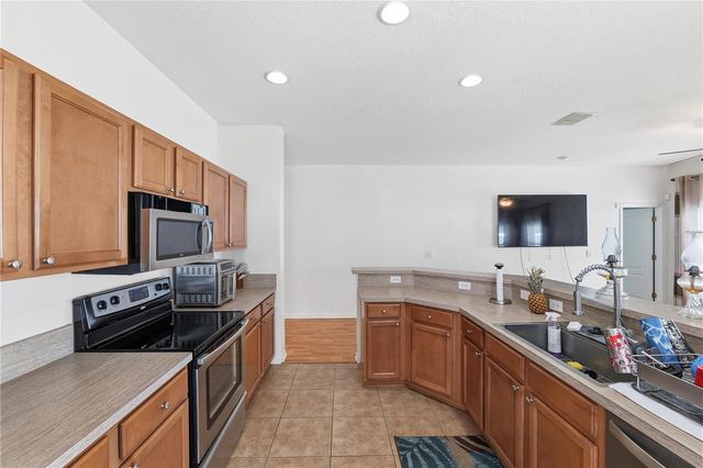 704 PARSONS POINTE ST, Seffner, FL 33584