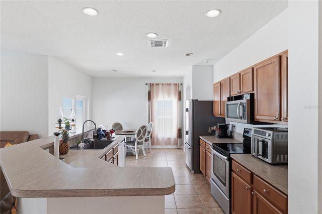 704 PARSONS POINTE ST, Seffner, FL 33584
