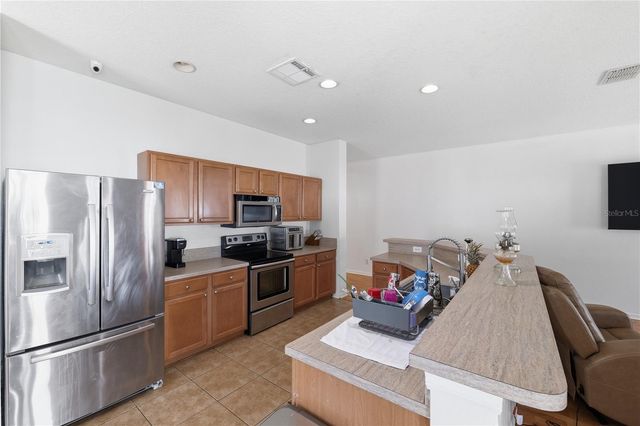 704 PARSONS POINTE ST, Seffner, FL 33584