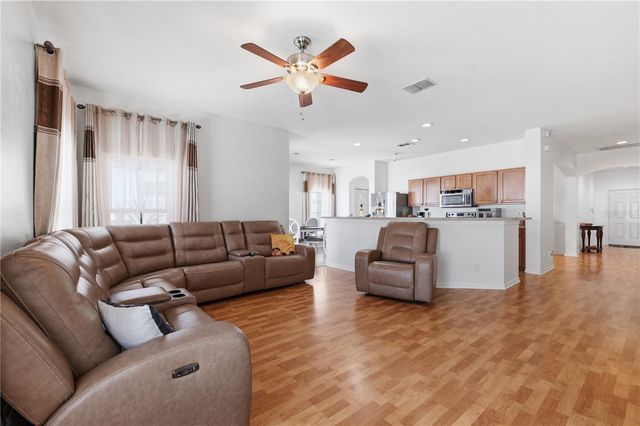 704 PARSONS POINTE ST, Seffner, FL 33584