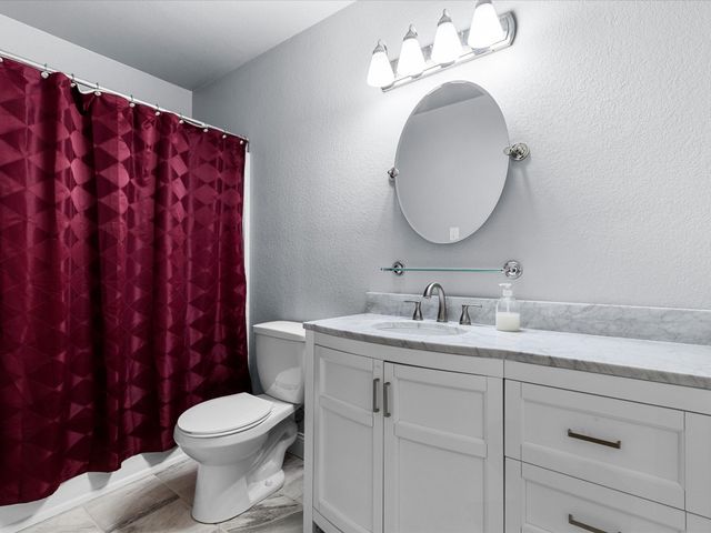 676 Harbor Drive, Azle, TX 76020