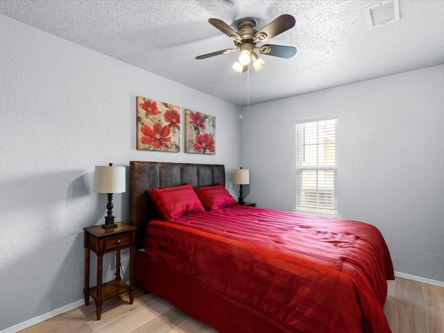 676 Harbor Drive, Azle, TX 76020
