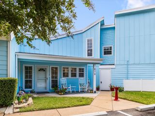 676 Harbor Drive, Azle, TX 76020