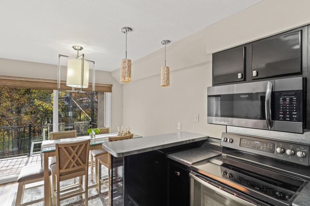 804 S FAIRVIEW ROAD RD A4, Columbia, MO 65203