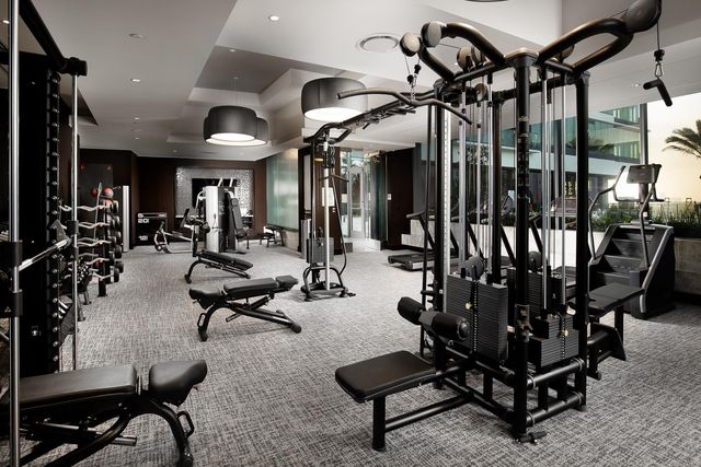 1958 W Gray St 2904, Houston, TX 77019