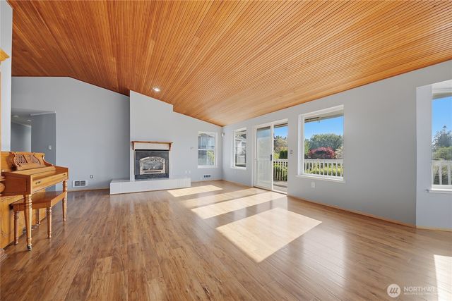 752 Sandstone Lane, Camano Island, WA 98282
