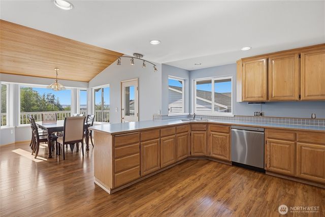 752 Sandstone Lane, Camano Island, WA 98282