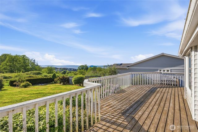 752 Sandstone Lane, Camano Island, WA 98282