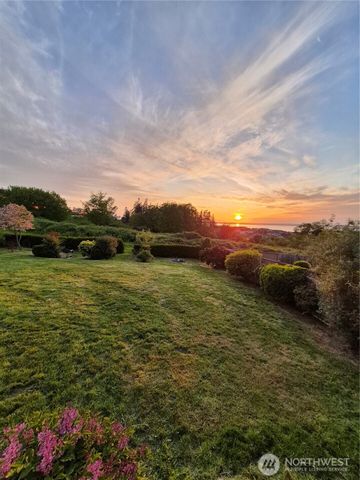 752 Sandstone Lane, Camano Island, WA 98282