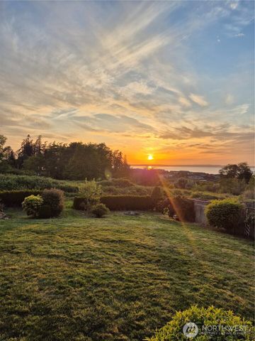 752 Sandstone Lane, Camano Island, WA 98282