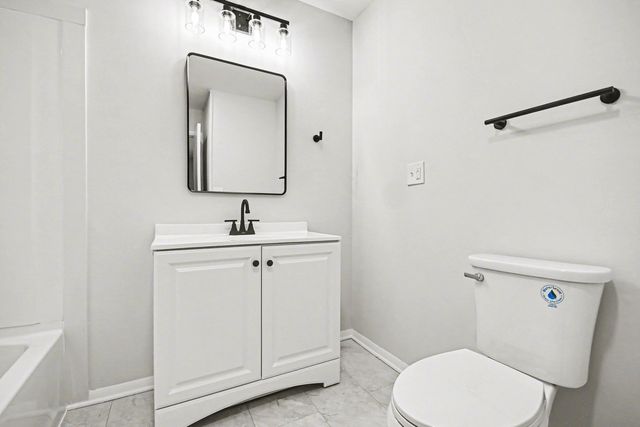 2400 Marigold Court, Aurora, IL 60506
