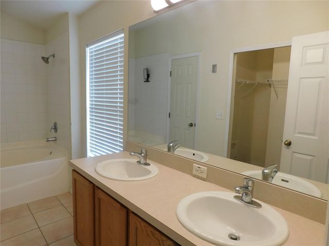 5196 6TH WAY N, St Petersburg, FL 33703