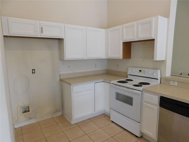 5196 6TH WAY N, St Petersburg, FL 33703