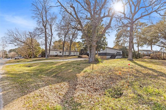 14189 Shadow Bay Drive, Willis, TX 77318