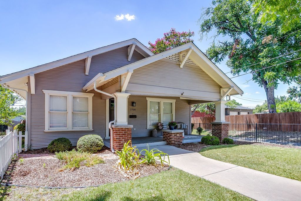 2700 College Avenue, Fort Worth, TX 76110 — photo 2