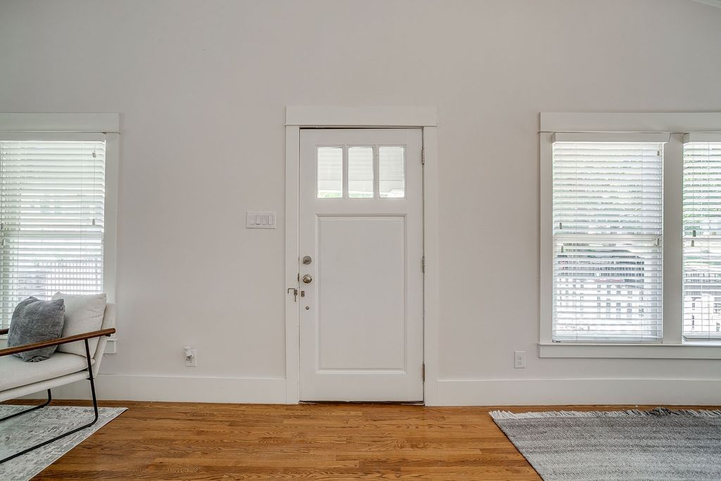 2700 College Avenue, Fort Worth, TX 76110 — photo 3