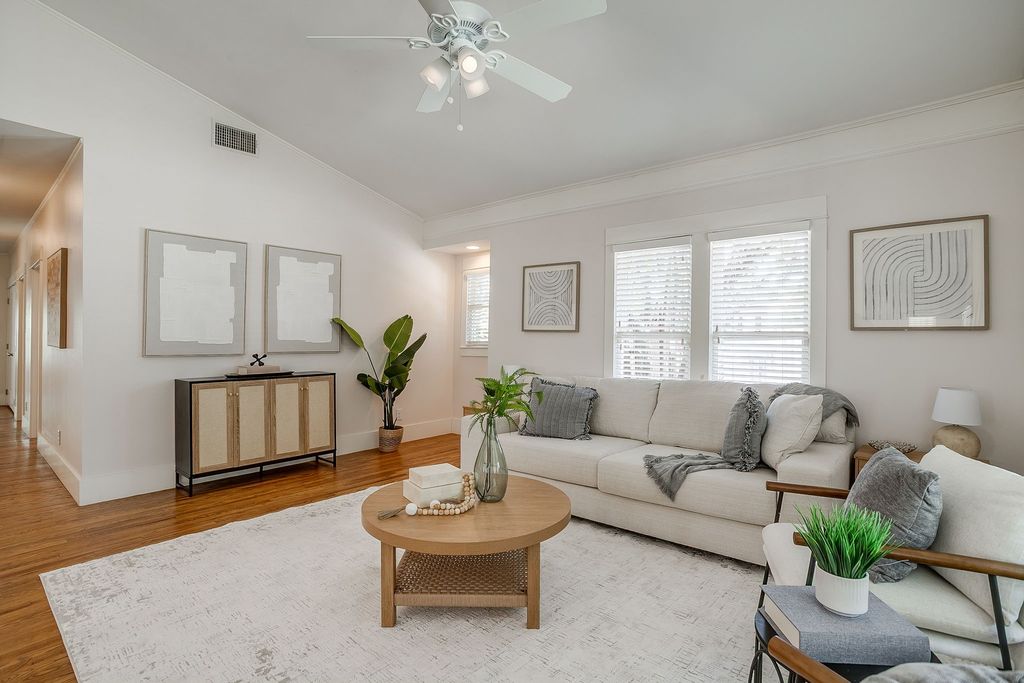 2700 College Avenue, Fort Worth, TX 76110 — photo 4