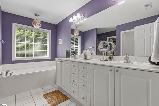 3 Chestnut Hill Place, Simpsonville, SC 29680