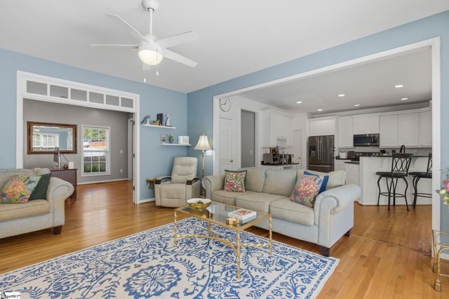 3 Chestnut Hill Place, Simpsonville, SC 29680