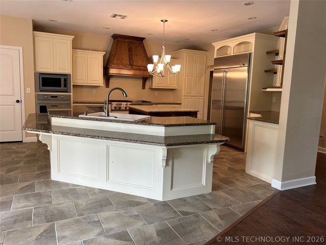 10816 W Highway 9 Highway, Whitefield, OK 74472