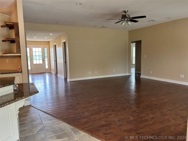 10816 W Highway 9 Highway, Whitefield, OK 74472