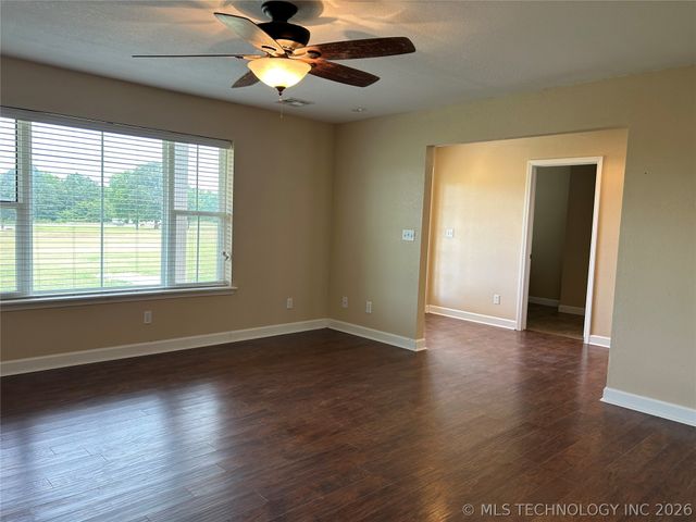 10816 W Highway 9 Highway, Whitefield, OK 74472